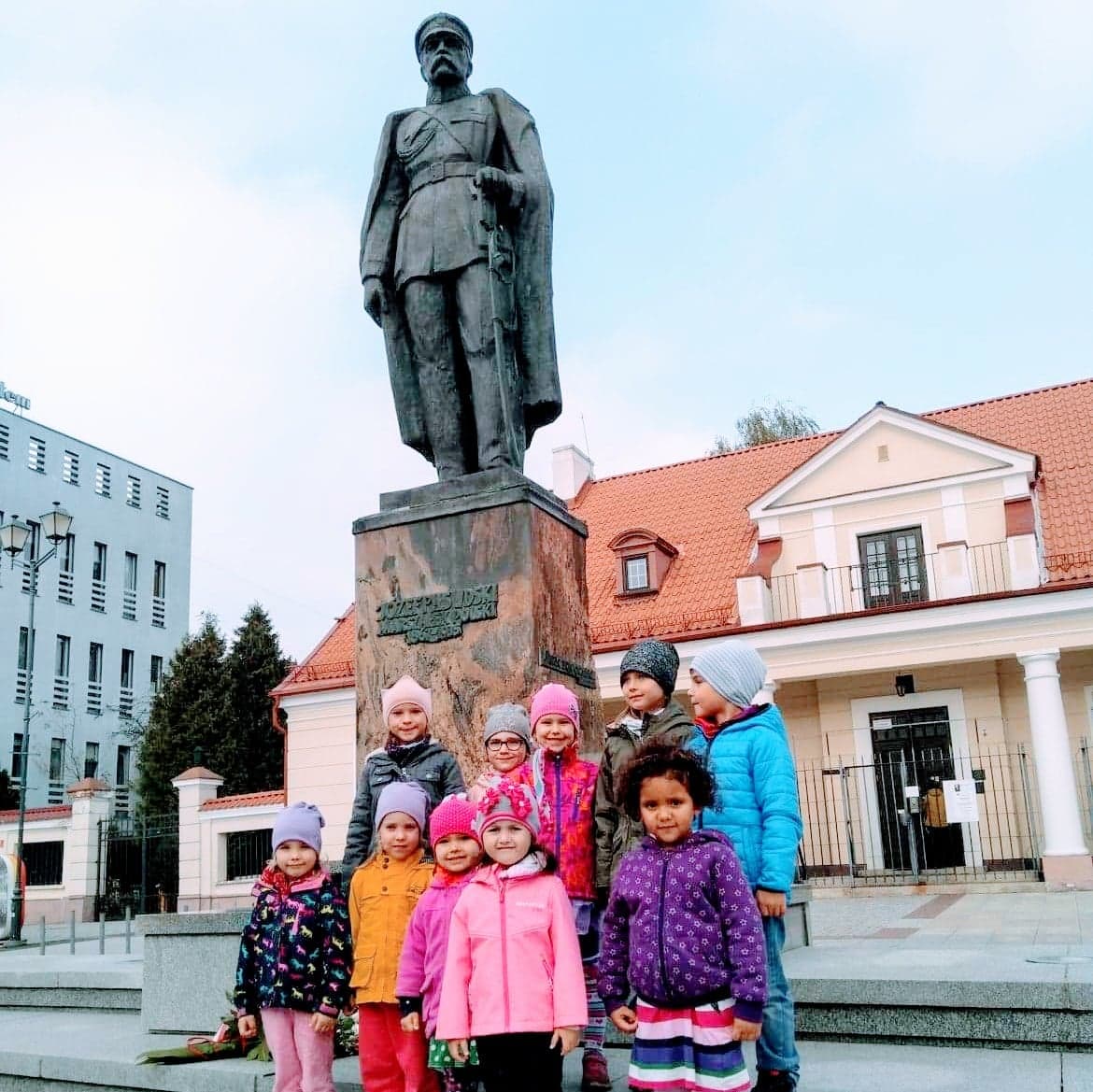 Wyjście starszaków pod pomnik Marszałka Józefa Piłsudskiego – grupa  V i VII
