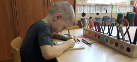 Materiał Montessori to element przygotowanego otoczenia