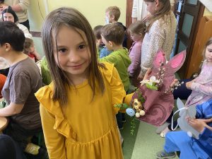 Dorotka i jej zając wielkanocny