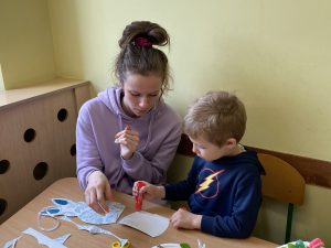 Mikołaj z mamą już prawie skończyli pracę