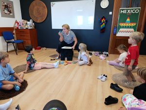 Wizyta dzieci grupy III w szkole językowej