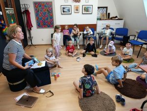 Wizyta dzieci grupy III w szkole językowej