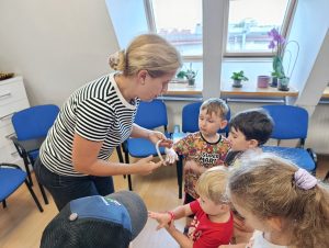 Wizyta dzieci grupy III w szkole językowej