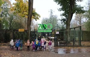 Dzieci z Grupy V na wycieczce do ZOO
