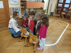 Mama Wiktora z wizytą w grupie V