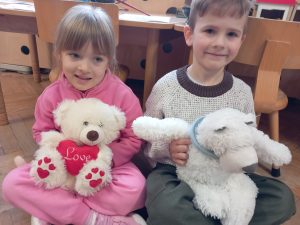 Prezentacja misia przez dzieci