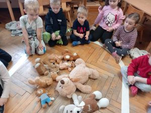 Segregujemy misie kolorami