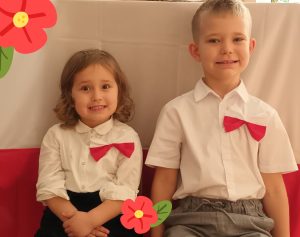 Estera i Staś świętują Dzień Niepodległości