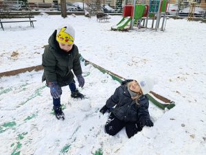 zabawy na śniegu
