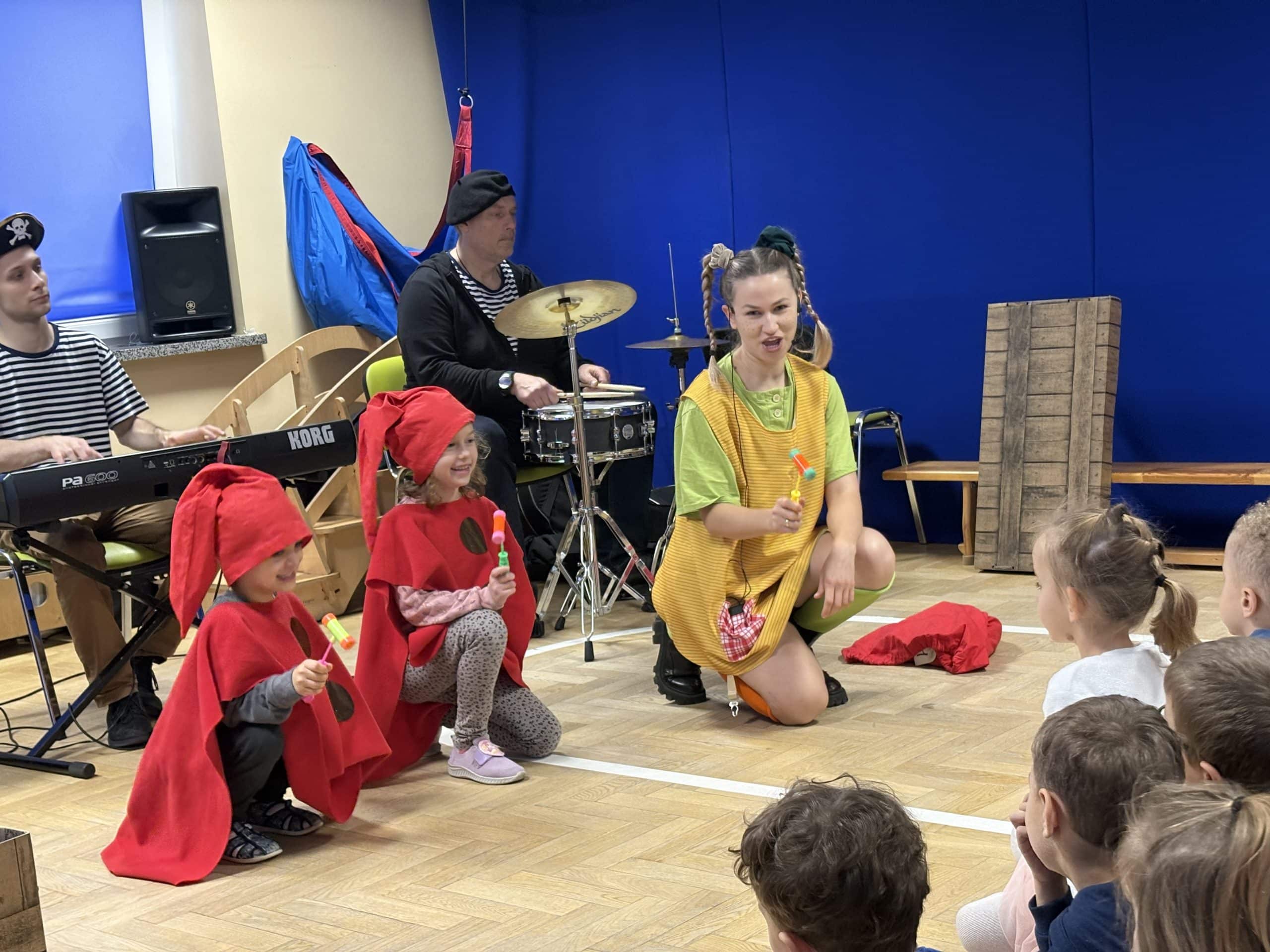 Audycja muzyczna „Pippi w Krainie Bajek”.