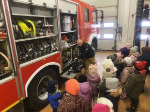 4. Pokaz sprzętu do prowadzenia działań ratowniczych.