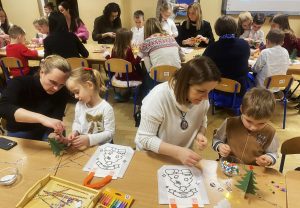 8. Tworzenie ozdób świątecznych.