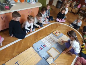 Dzieci poznają literę T