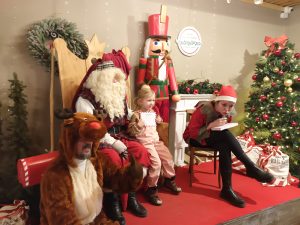 Hania na spotkaniu z Mikołajem