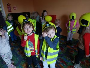 Przymierzamy kaski i kamizelki