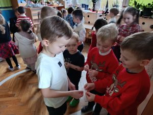 Dzielenie się opłatkiem