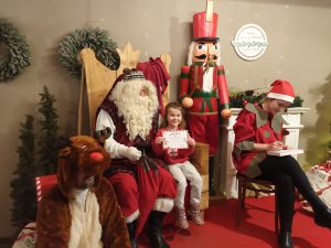 Laura na spotkaniu z Mikołajem