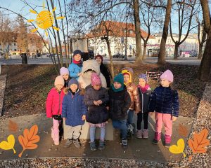 Zdjęcie dzieci z psem Kawelinem