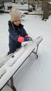 Zimowe zabawy na śniegu