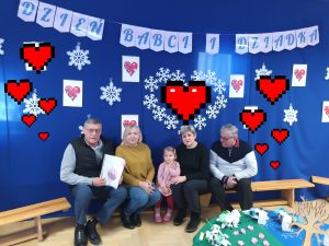 Estera z babciami i dziadkami