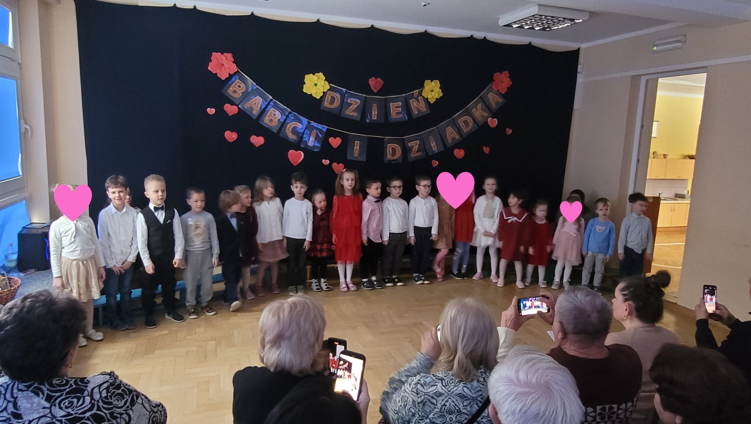 Uroczystość z okazji Dnia Babci i Dziadka w grupie VII