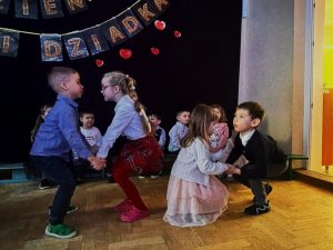 7. Taniec dla Babci i Dziadka.