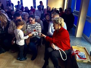 8. Wręczenie prezentów.