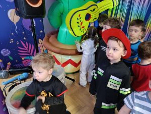 Kolorowy Bal Karnawałowy