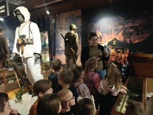Mali odkrywcy w Muzeum Wojska Polskiego
