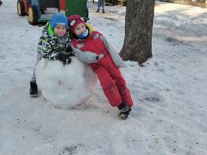 Ernest i Mikołaj przyjaciele z przedszkola