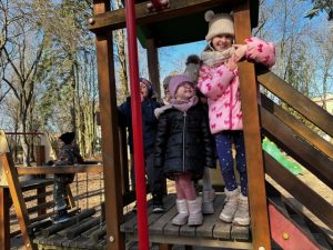 Zabawy na placu zabaw