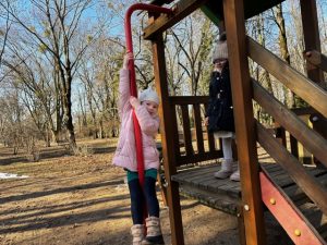 Zabawy na placu zabaw