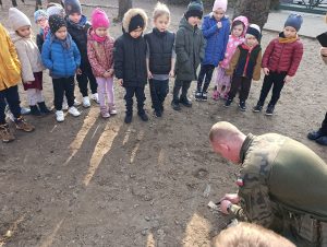 Przedszkolaki i żołnierze – wspólna lekcja patriotyzmu