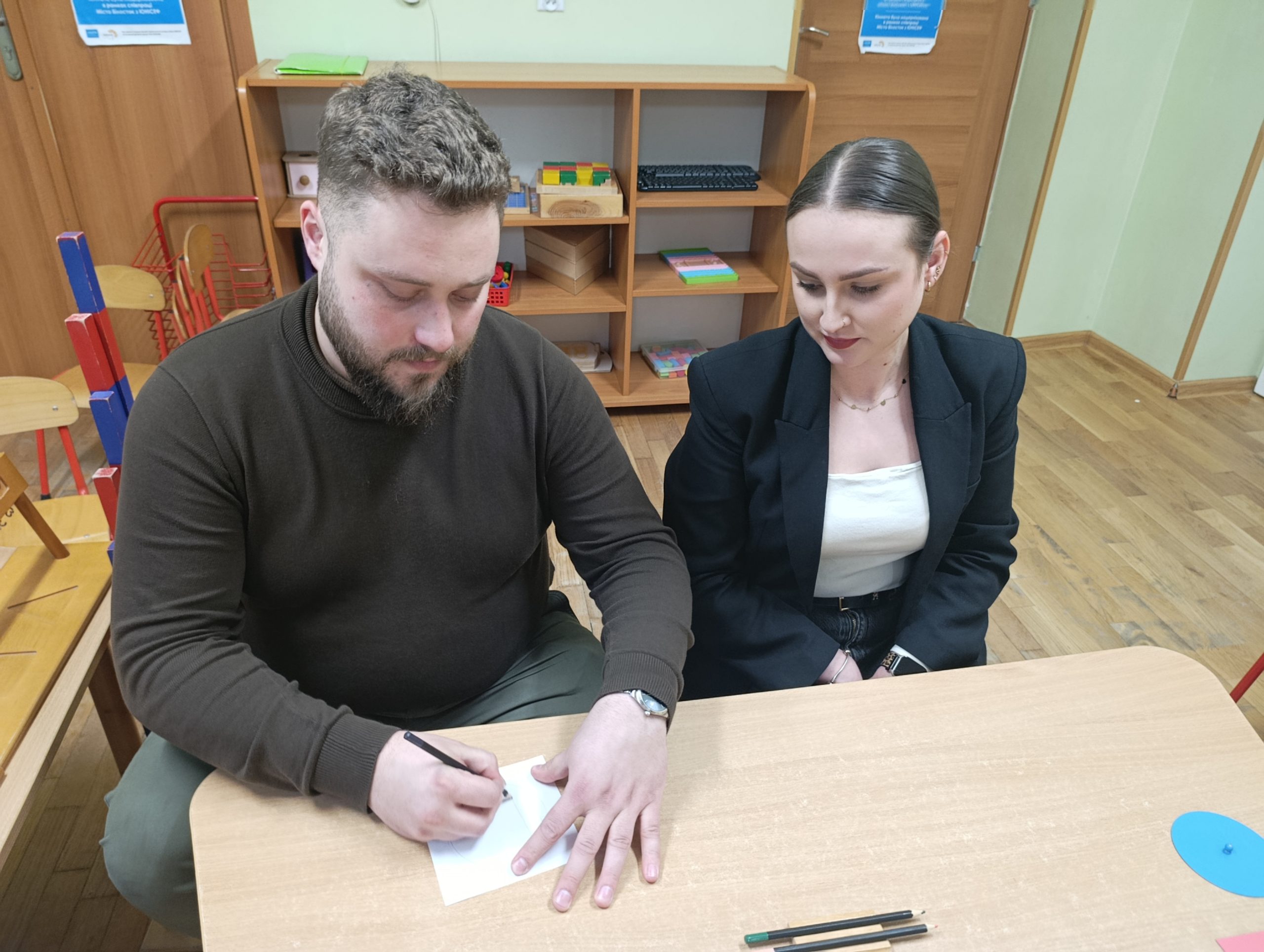 Akademia dla Rodziców – edukacja językowa i matematyczna w pedagogice Montessori