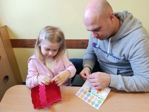 Świąteczne chwile w przedszkolu – warsztaty z rodzicami