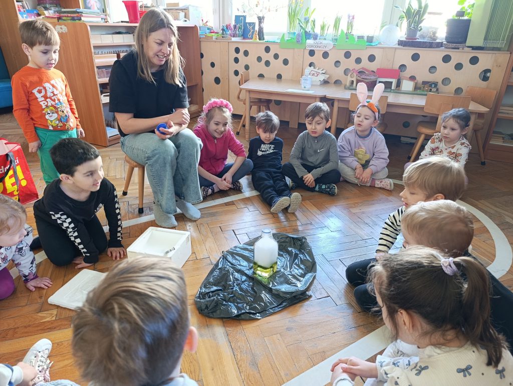 Eksperymenty naukowe w przedszkolu - grupa III