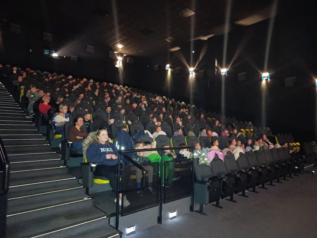 Wizyta w kinie – wspólne oglądanie bajki