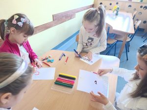 Przedszkolaki tworzą własne książki