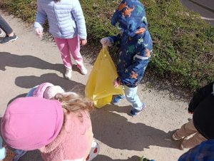 Przedszkolaki z Przedszkola Samorządowego nr 36 w akcji Czysty Białystok