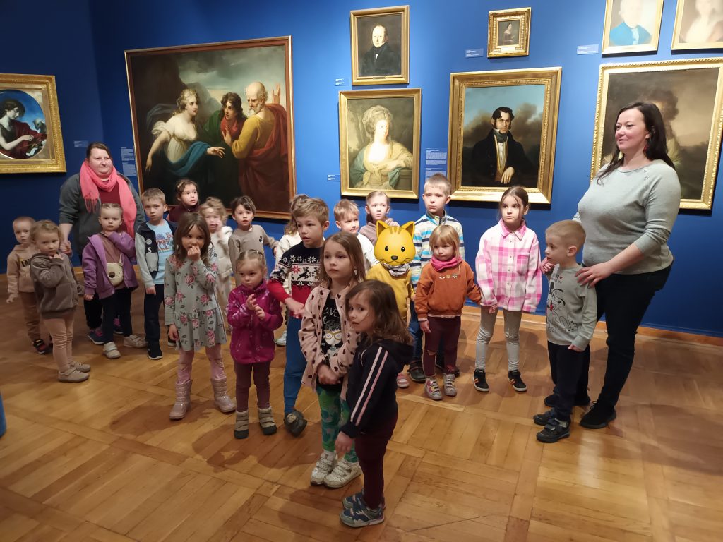 Wystawa obrazów w muzeum