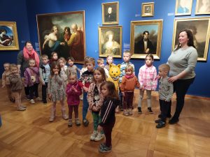 Wystawa obrazów w muzeum