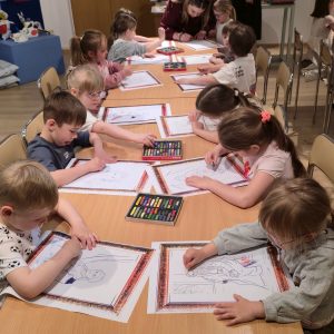 Mali artyści przy pracy