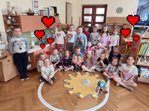 Dzieci celebrują urodziny Lilianki