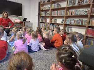 Spotkanie dzieci w bibliotece