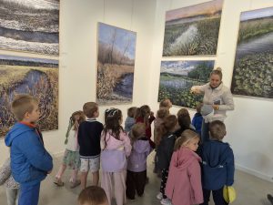 Wizyta dzieci w galerii sztuki