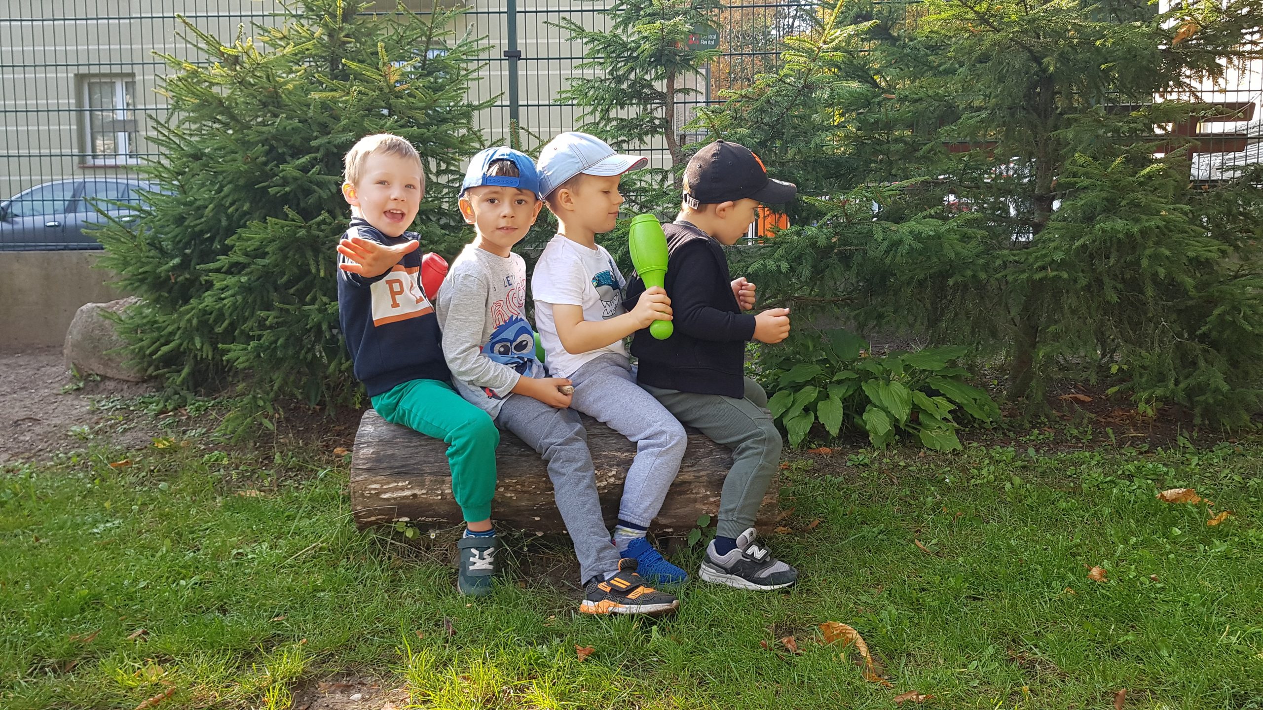Lubimy spędzać czas w ogrodzie – grupa VI
